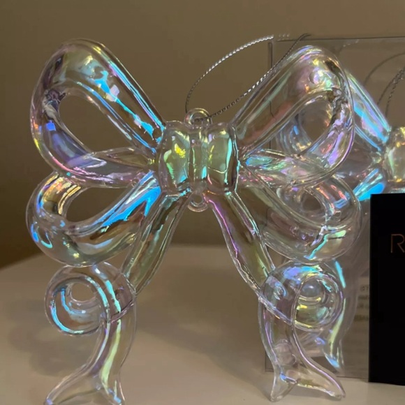 Rachel Zoe Set of 6 Clear Iridescent Bow 4” Ornaments NIB - Picture 1 of 2